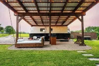 Unique Argosy Airstream Caravan w/hot tub