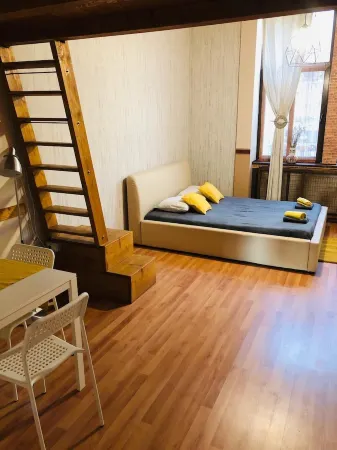 Cozy, spacious, clean and stylish apartment right here in the heart of the city. Отели в г. Орадя
