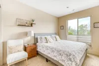 Mt. Adams View, Trails, River View, Pets OK, Walkable to Downtown