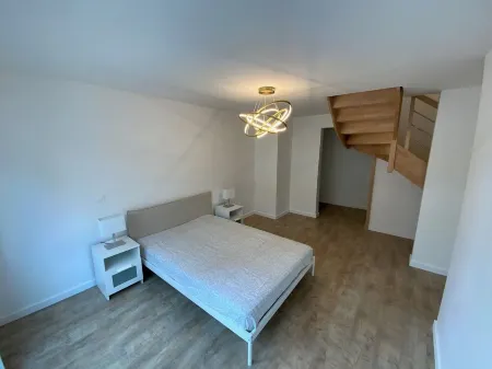 Beau Duplex Alfortville Centre Отели рядом с достопримечательностью «Le 148»