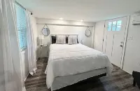 Charming 3-bedroom house in Port O'Connor w. view, 1 min to beach, pet friendly