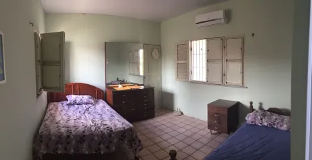 House in Coqueiro, with 4 bedrooms, air conditioning, electric shower and well