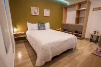 HOT AND COZY APTOESTUDIO. LIVING+COWORKING فنادق في 