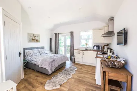 The Stables At Ballygraffan - Maurice's Stable Отели рядом с достопримечательностью «Somme Heritage Centre»