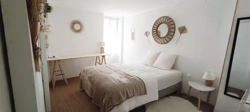 Maison de Village Typique des Corbières Quartier Médiéval Hotels in Sigean