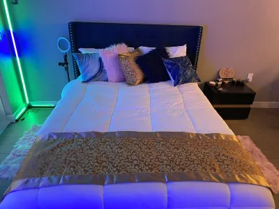 Walking distance from American Airlines Center Hotels in Victory Park