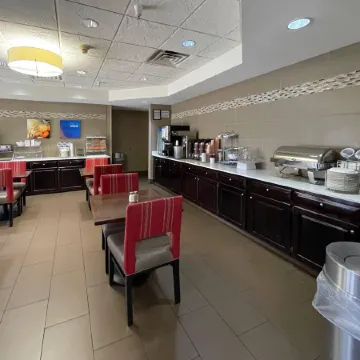 Comfort Suites
