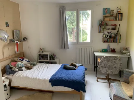 Maison Proche Paris Est Отели в г. Баньоле