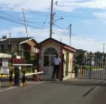 2 Bedroom  2 Bathroom Kitchen Living room and verandah   Close to a beach Coral Spring住宿飯店