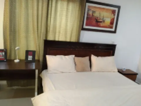 Luxurious 1 Bed Family Apartment with WiFi, Self Check-in Islamabad Hotels in 