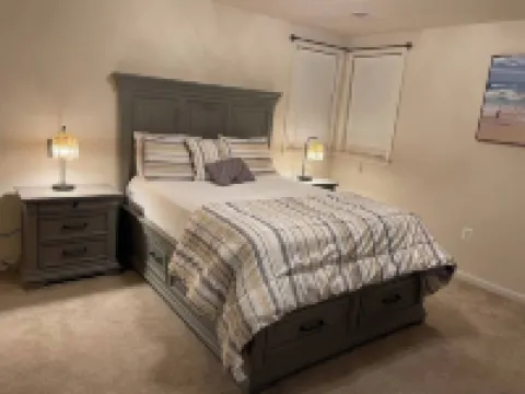 National Harbor- DC Suburbs- 3 bedrooms-Driveway Hotels in Fort Washington