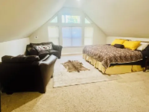 Cozy studio cabin in Arnold California with WiFi, AC