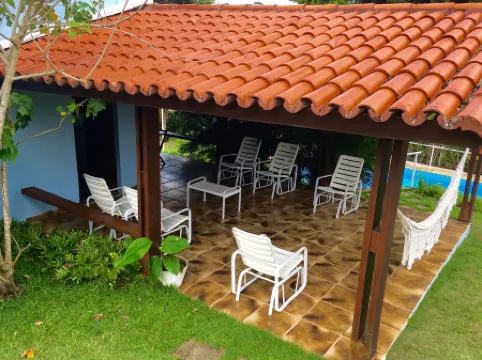 Meeting of the Waters. Large, furnished house with swimming pool. Contact with nature.