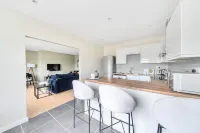 Beautiful apartment in Claygate Village