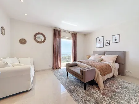 Exceptional Property 4 Bedrooms, Panoramic Sea View, Swimming Pool, Fitness Room