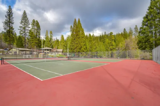 Arnold Getaway with lake access