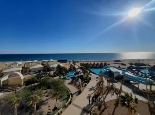 Beach front property Cozy 3-bedroom condo with WiFi, AC, in Puerto Peñasco.