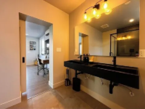 Private modern retreat close to Zion/Bryce