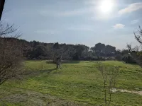 Superb new T2 - 5min from town center - meadow view فنادق في Istres