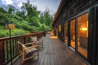 Mountain View Retreat w/ Hot Tub, Theater, and Gym