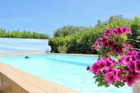 Villa in residence with swimming pool. Relaxation and comfort 5 minutes' drive from the sea