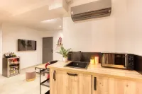 Suite Wood Love & Spa - 4P Private Sauna and Jacuzzi Hotels in Coupvray