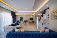 Büyük Aile Tatilleri İçin Mükemmel Seçim: 12 Kişilik, 6 Yatak Odalı Lüks Villa Hotels in Mentese