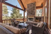 Mountain Top Luxury Retreat - Elegant Cabin Near Zion and Bryce
