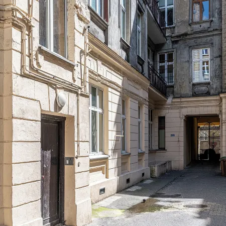 RentPlanet - Apartamenty Rewolucji 1905