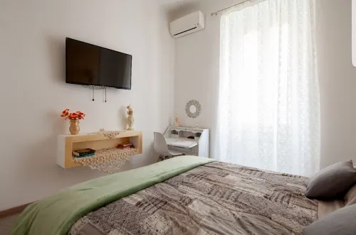Equipped apartment, with 43 "TV and Netflix, 2 minutes from the station,