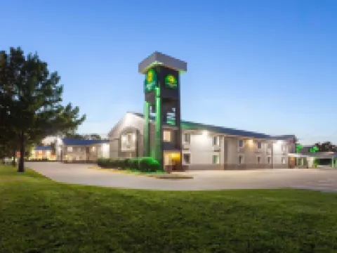 La Quinta Inn by Wyndham Champaign Hotels in Champaign