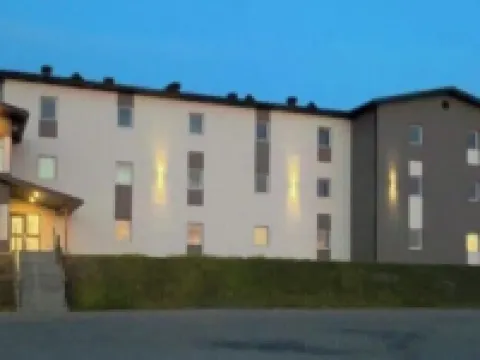 Auberge de la traverse فنادق في ماتان