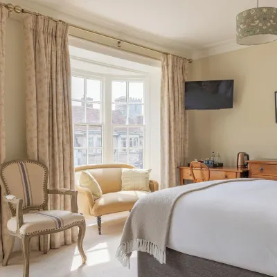 The Bear Hotel Hotels near Corfe Castle