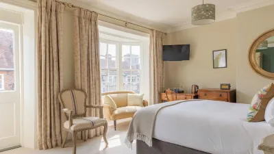 The Bear Hotel Hotel in zona Dorset Adventure Park