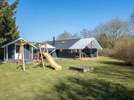 "Snefrid" - 12km from the Sea Отели в г. Варде