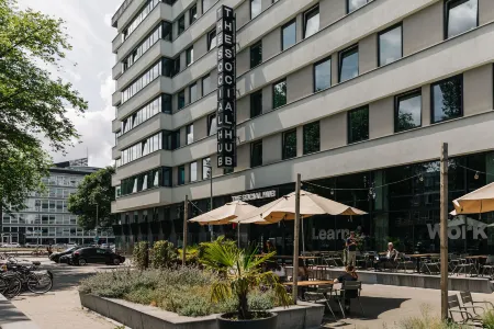 The Social Hub Rotterdam Отели рядом с достопримечательностью «Park Schoonoord»