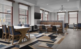 Hampton Inn Indianapolis Dwtn Across from Circle Centre