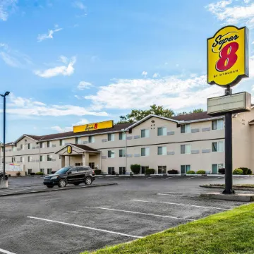 Super 8 by Wyndham Independence Kansas City