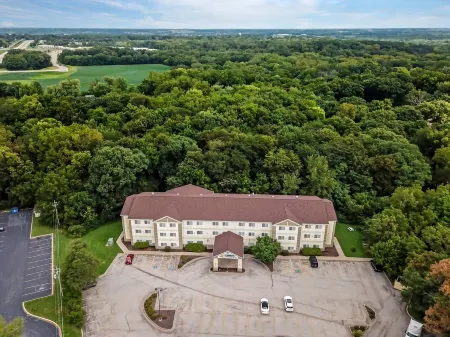 Comfort Inn & Suites East Moline Near I-80 Отели в г. Карбон Клифф