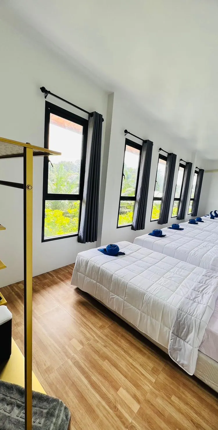 ห้องพักรวม 8 เตียงพร้อมห้องน้ำรวม