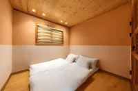 Hanok Stay under the Golden Sky in Yangpyeong
