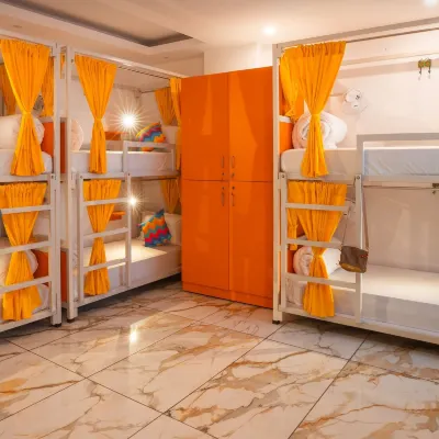 Gostops Gurugram, Baani Square Plus - Private Rooms & Dorms Hotels near M2K Corporate Park Shopping Plaza