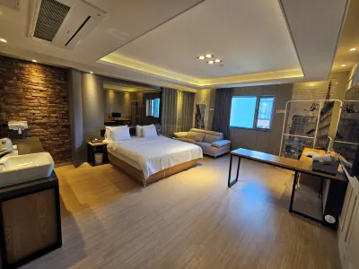 بوهانج هوتل فيو Hotels near Hwanho Park Space Walk