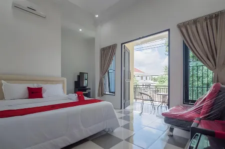 RedDoorz Syariah Near Sultan Thaha Airport Jambi Отели в г. Talang Bakung