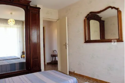 Apartment T3 Sea view near beach and port of Sanary on foot Hotels near Jardinerie Sopavar