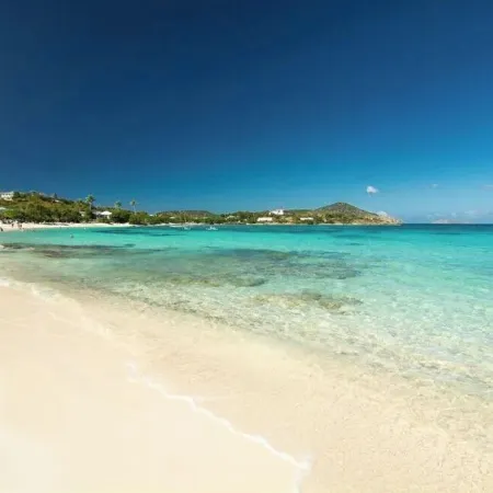 Stylish Beach Condo located on Sapphire Beach