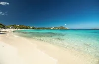 Stylish Beach Condo located on Sapphire Beach