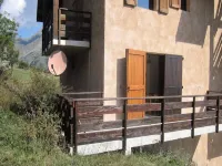 Apartment in Réallon with Slope Access