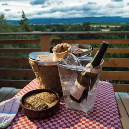 Les Cabanes Dans les Bois Logis Hôtel