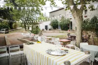 Domaine Castelnaut gîte et château Hotels in Maury